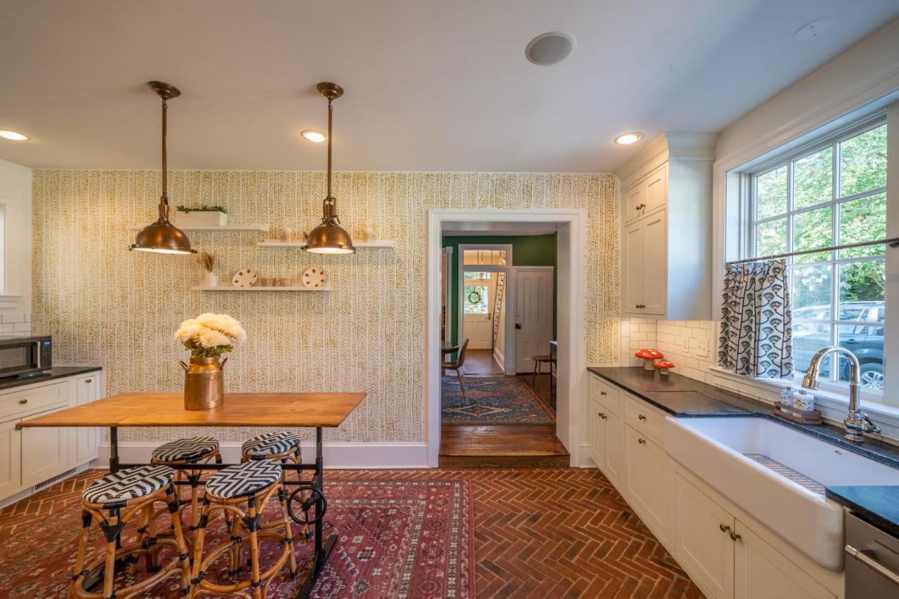 The Walton House - Historic 3Bd 2 5Ba With Parking Villa Kennett Square Bagian luar foto