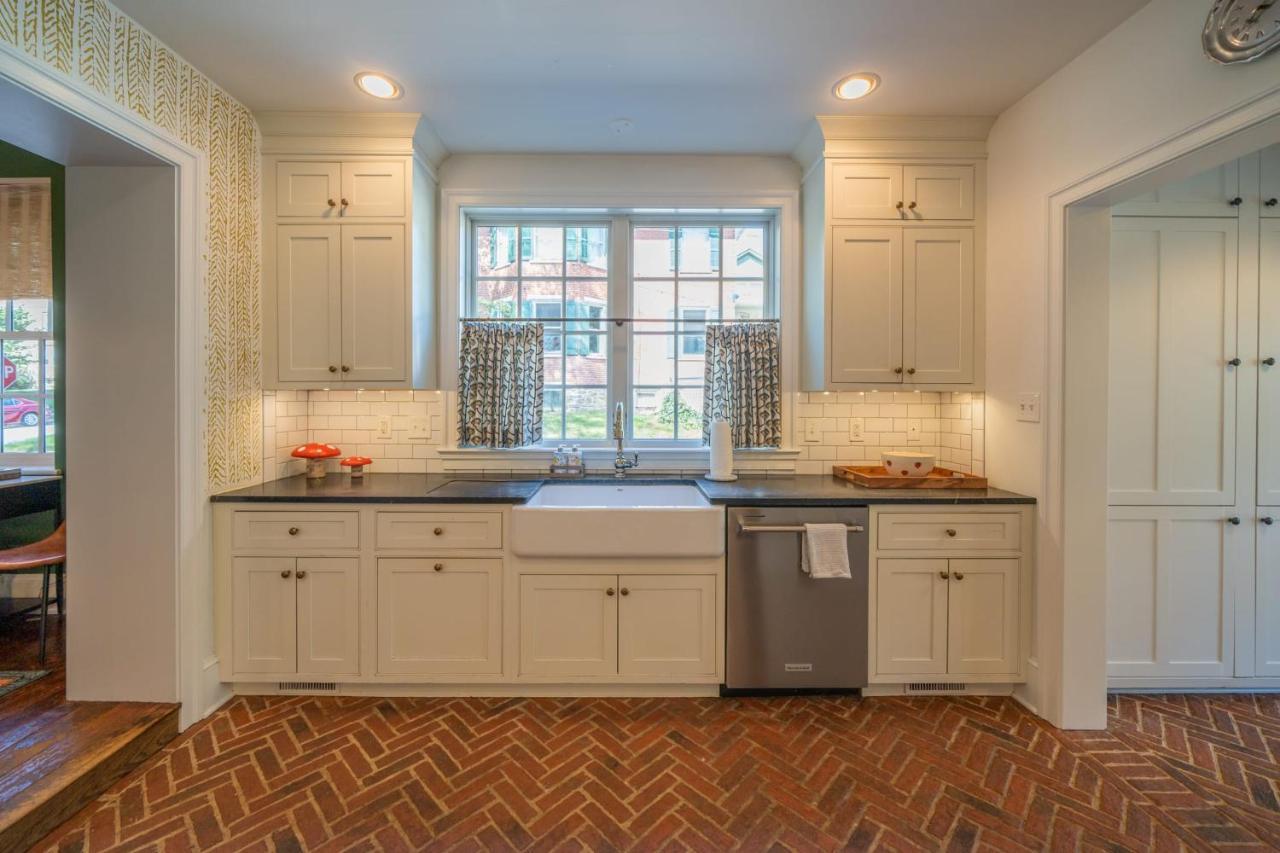 The Walton House - Historic 3Bd 2 5Ba With Parking Villa Kennett Square Bagian luar foto